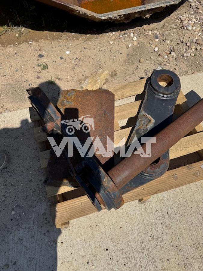 D'occasion Attache SW66 découpée sur godet