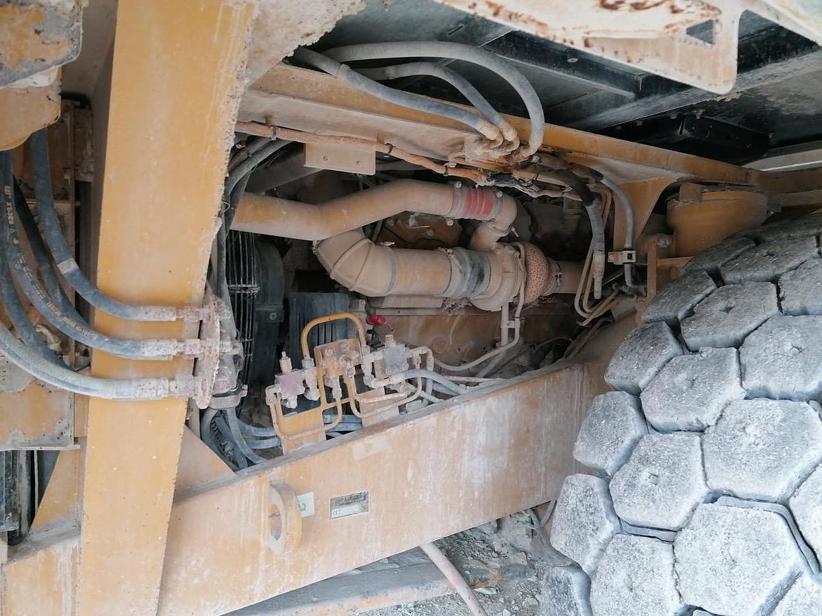 Used 2009 Caterpillar 775F