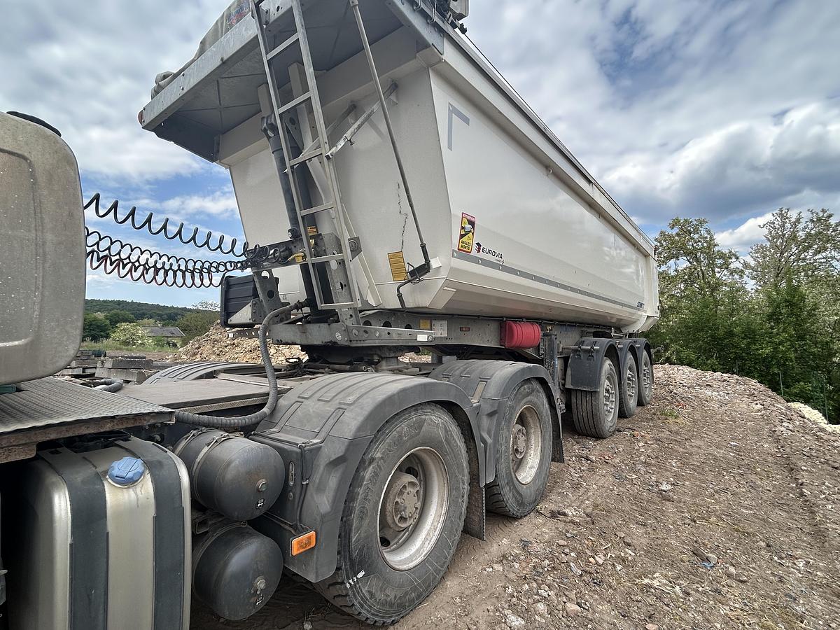 Used Schmitz trailer