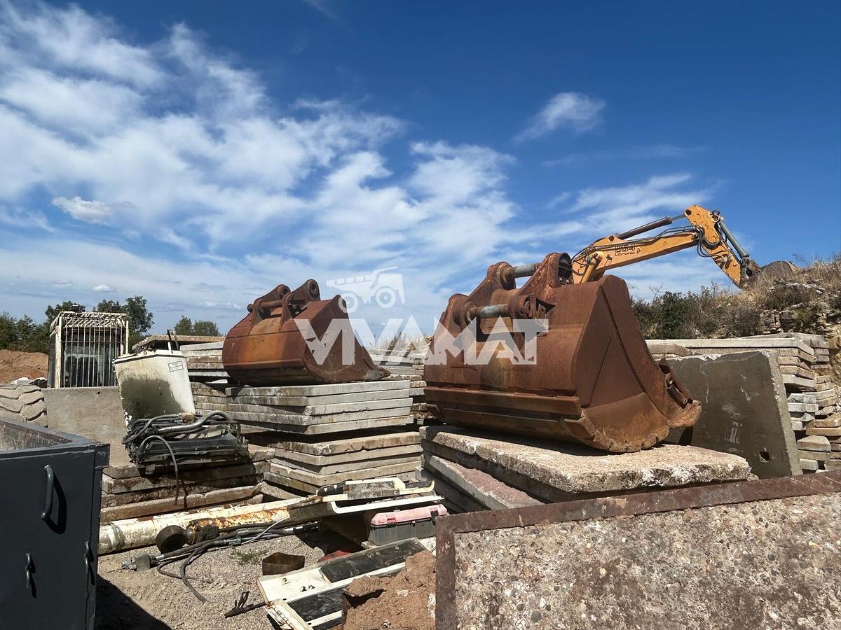 D'occasion Toutes pieces LIEBHERR 954C Reservoir Moteur PVG351C391 Pompe Verrins Godets Capots