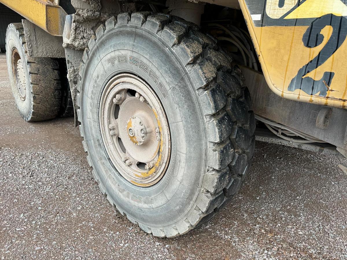 D'occasion Tombereau rigide CAT 771D 2002 34700hrs