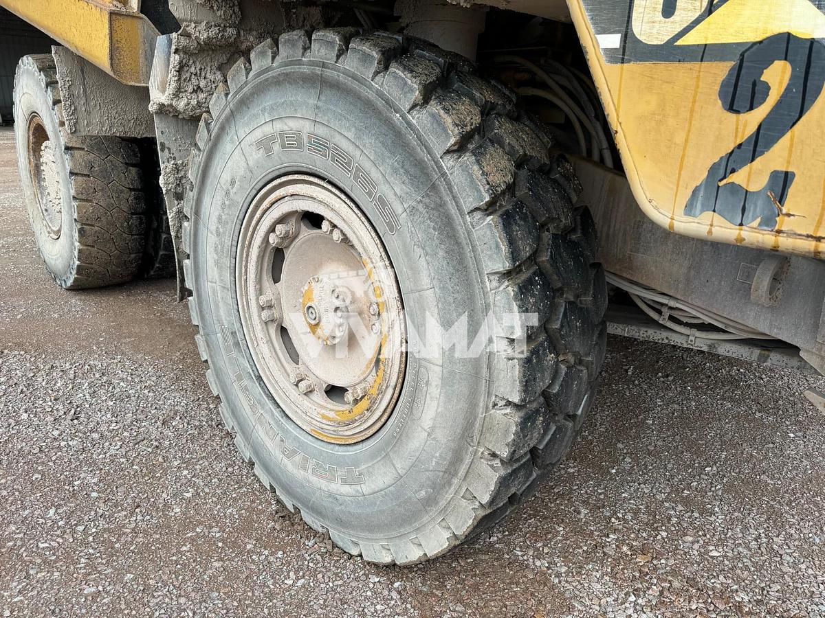 D'occasion Tombereau rigide CAT 771D 2002 34700hrs