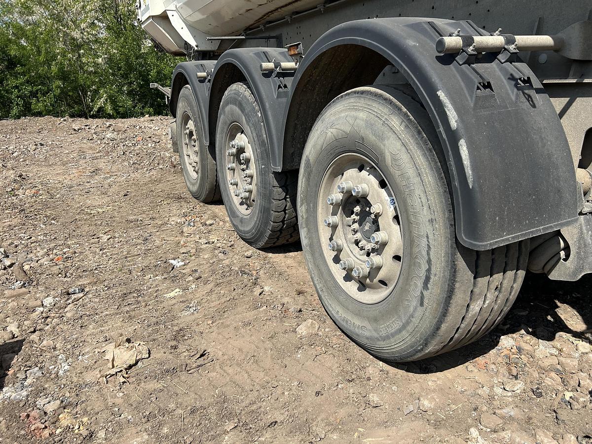 Used Schmitz trailer