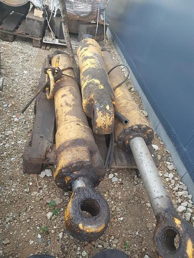 D'occasion Vérin de Balancier LIEBHERR A914