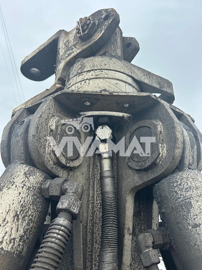 D'occasion Grappin LIEBHERR à 4 griffes demi-fermées de capacité 0.60m3