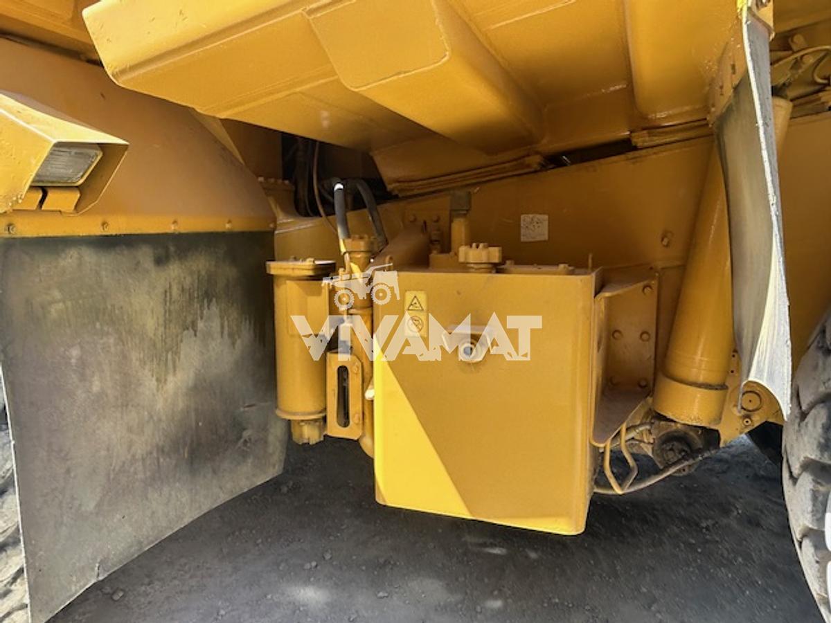 Used 2002 Komatsu HD325-6KE