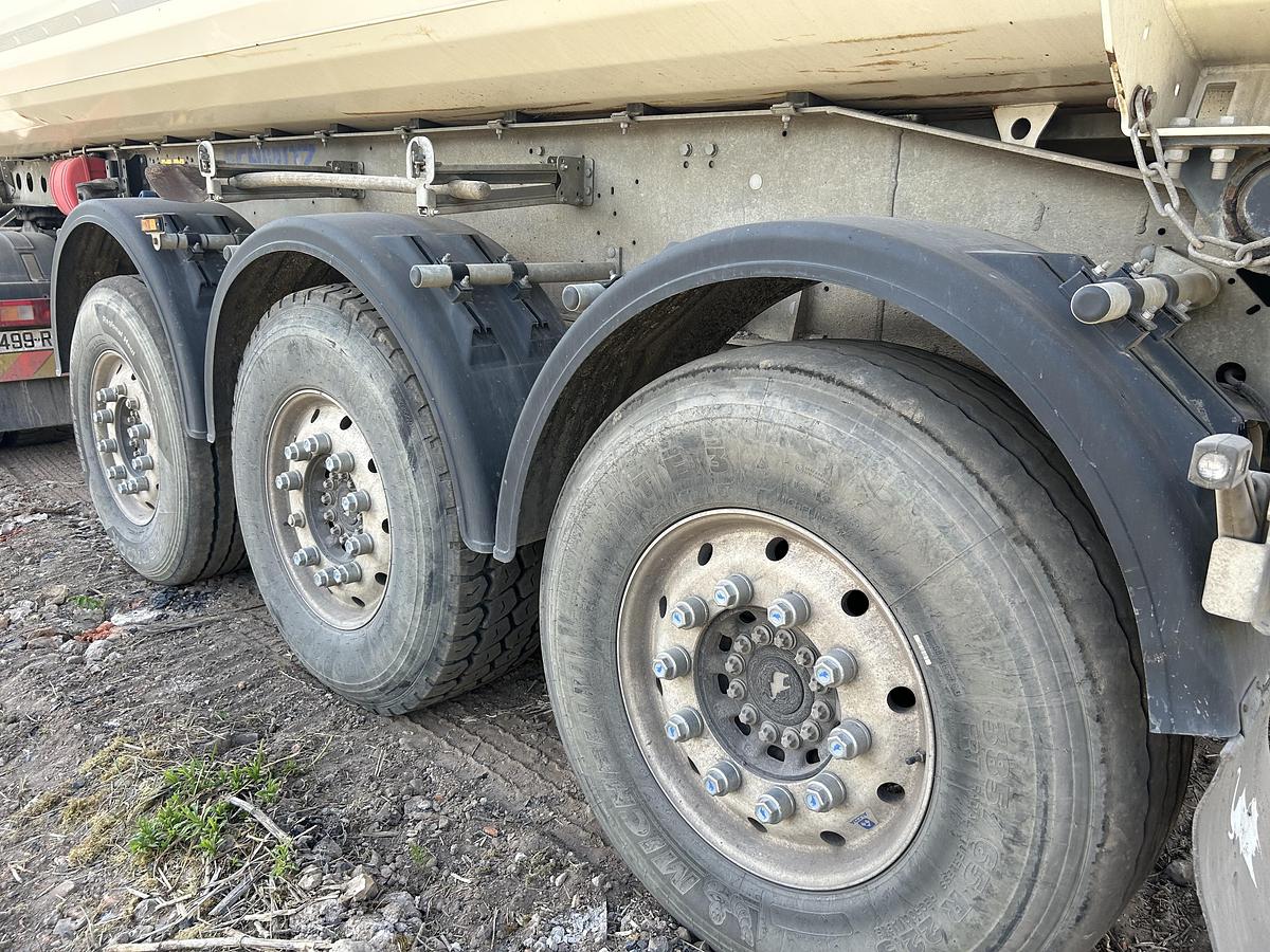 Used Schmitz trailer