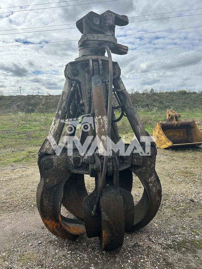 D'occasion Grappin LIEBHERR à 4 griffes demi-fermées de capacité 0.60m3