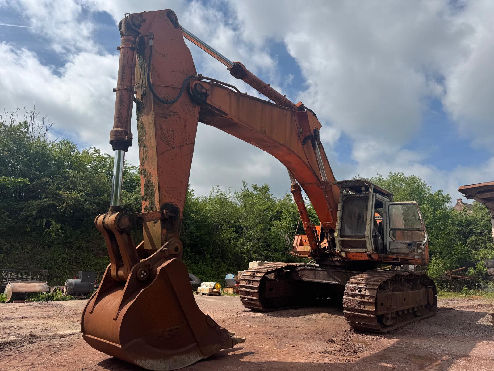 D'occasion Chargeuse sur chenille HITACHI EX700 BE 1993