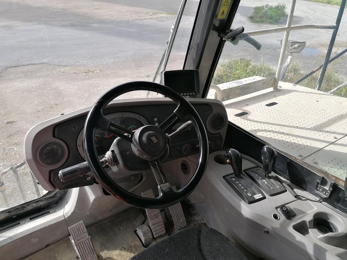Used 2009 Caterpillar 775F
