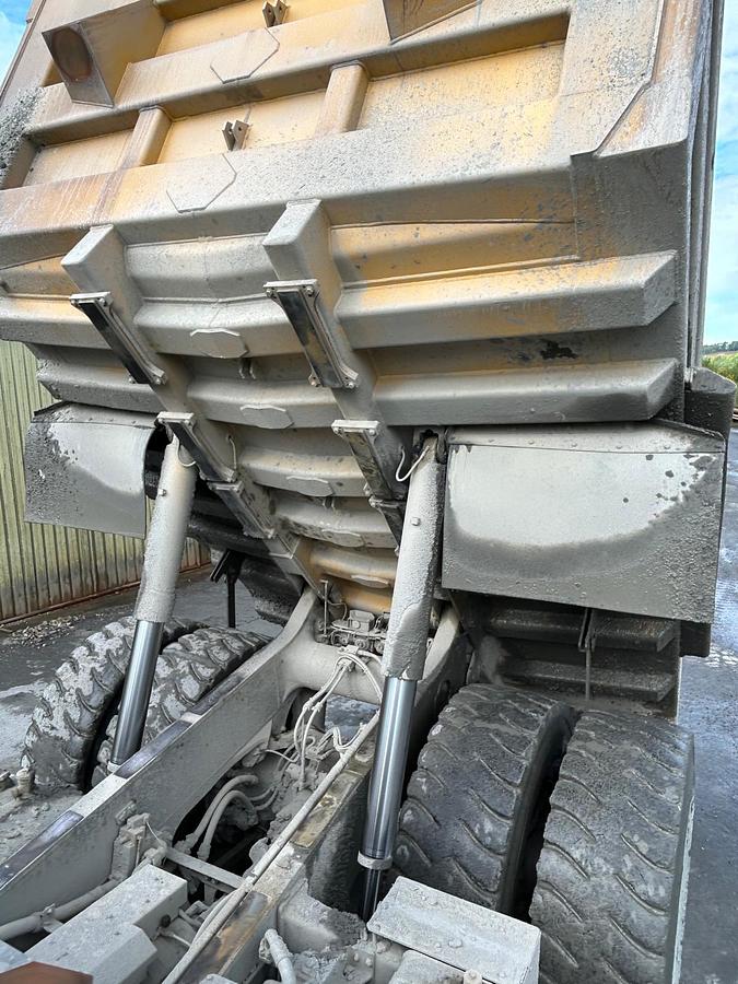 Used 2016 Komatsu HD605-7