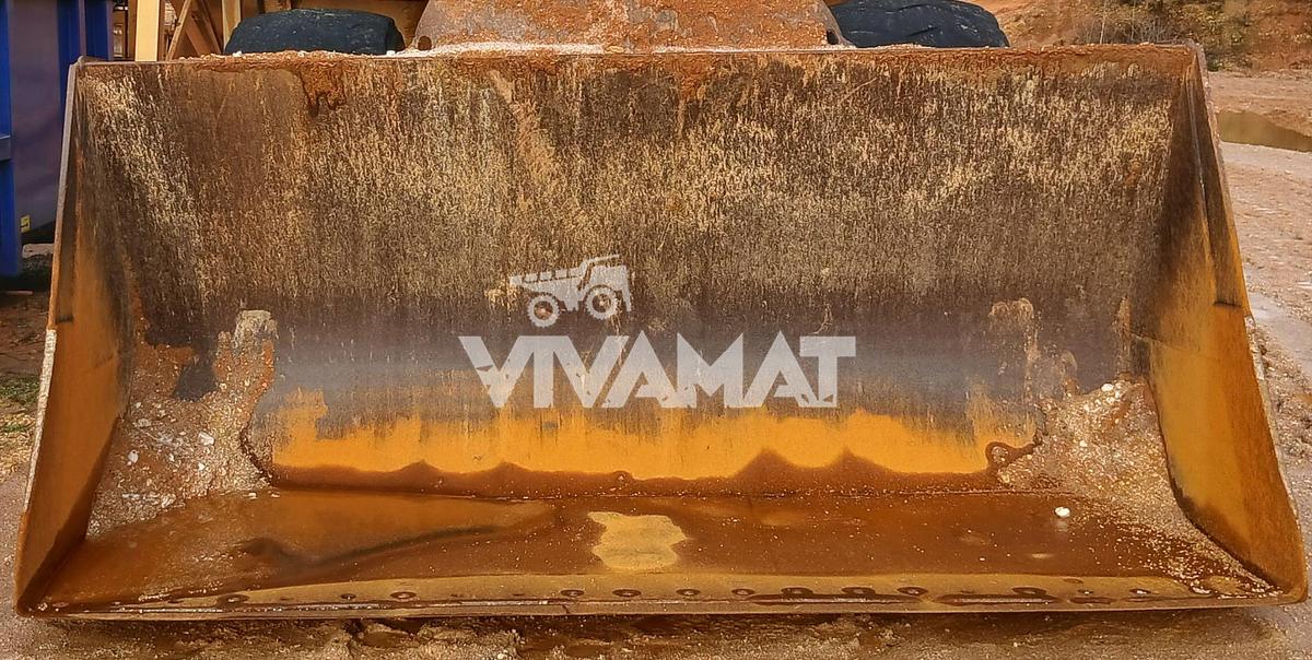 D'occasion Chargeuse sur pneus VOLVO L150E 2003