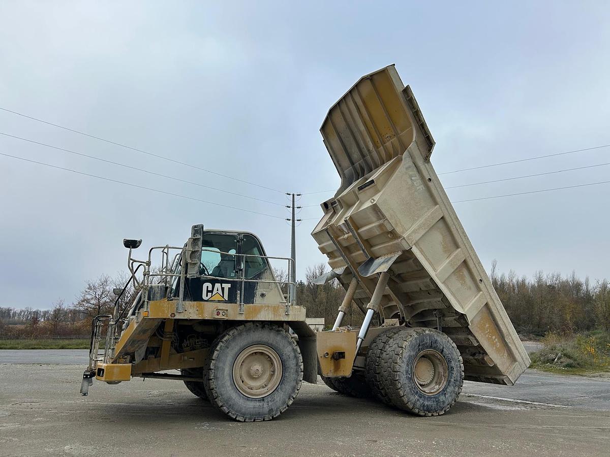 Used 2009 Caterpillar 775F