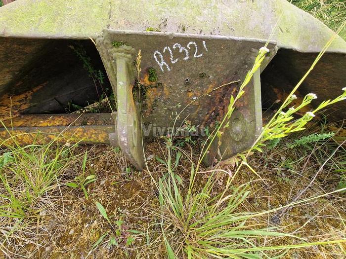 D'occasion Godet trapèze 235cm en haut 32cm en bas CASE 988