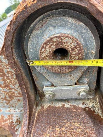 D'occasion Godet LIEBHERR R954C de largeur 175cm Attache SW77 pour pelle Liebherr R954