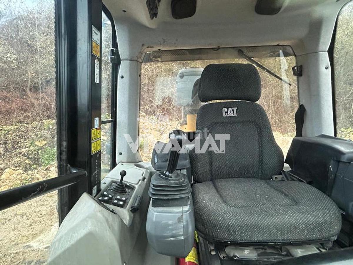 Used 2013 Caterpillar 963D