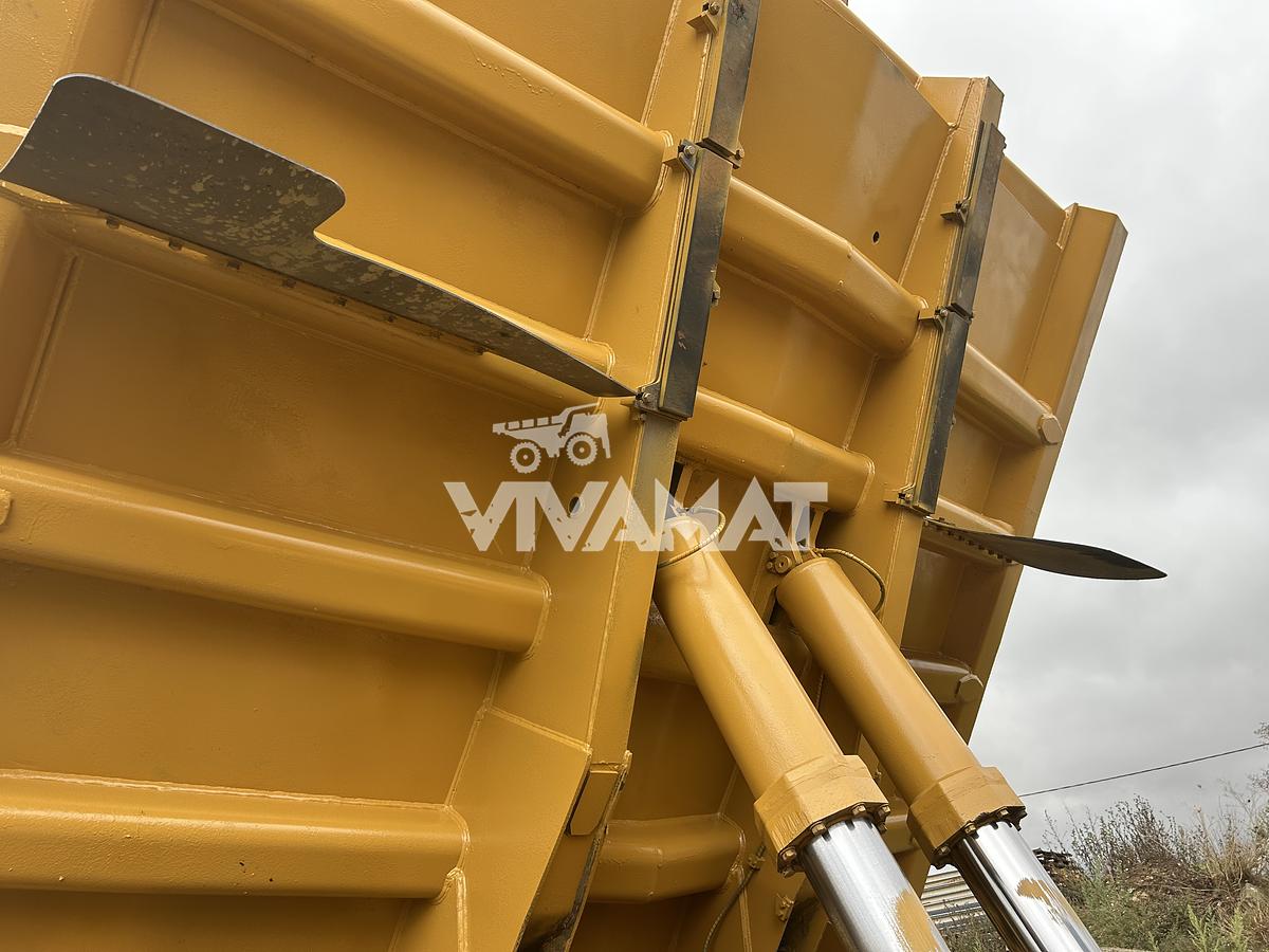 Used 1997 CATERPILLAR 769D