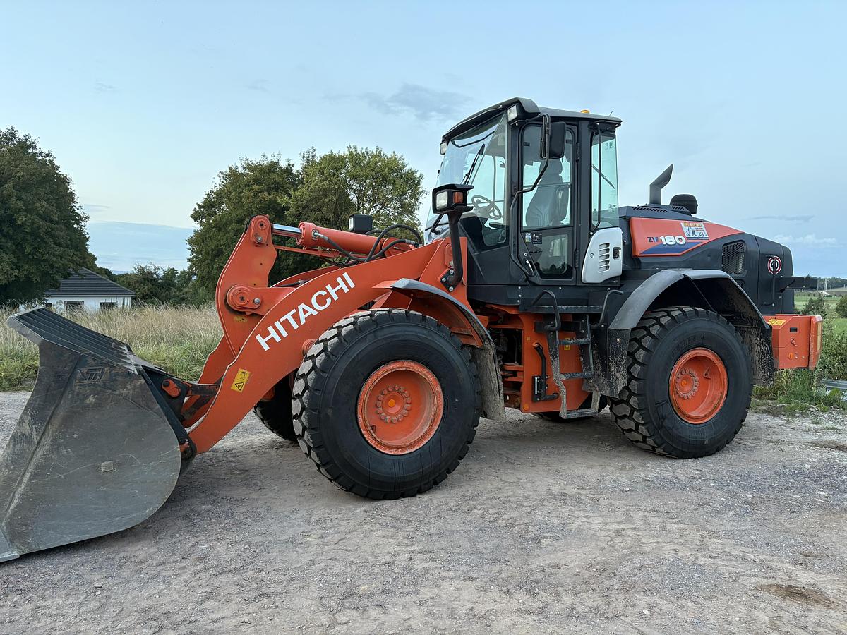 Used 2017 Hitachi ZW180