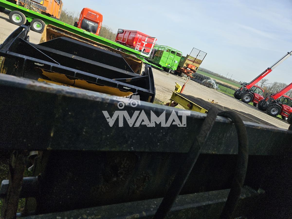 Used RABAUD 72009D sweeper Year 2006 width 250cm formerly on CAT442