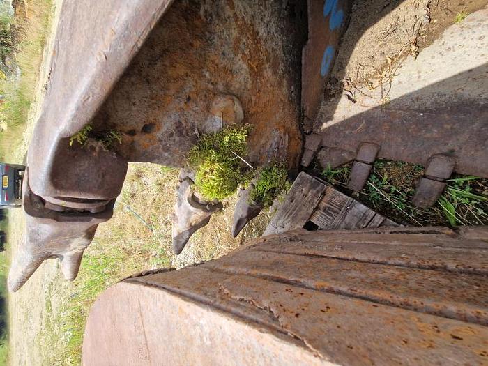 D'occasion Godet de tranchée ESCO de largeur 80cm 4dents Attache Geith QH80H