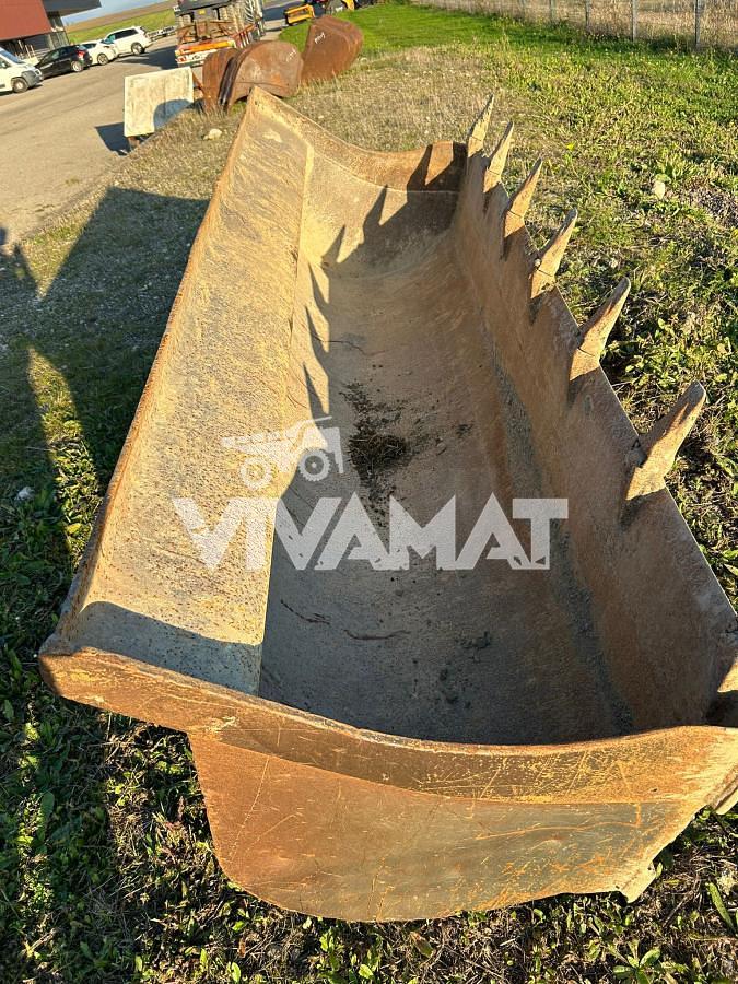 D'occasion Godet frontal Mecalac largeur 250cm Série 14 Entre pinions 25cm