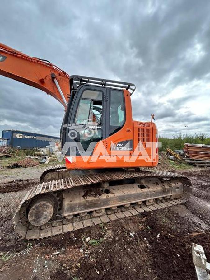 Used 2013 Doosan DX235LCR -