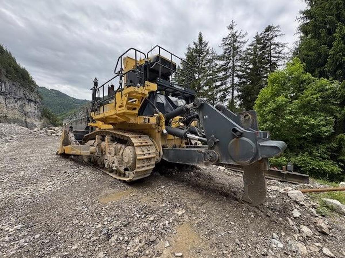 Used Komatsu D375A-8
