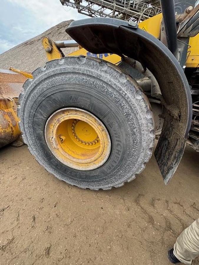 Used Komatsu WA475-10E0