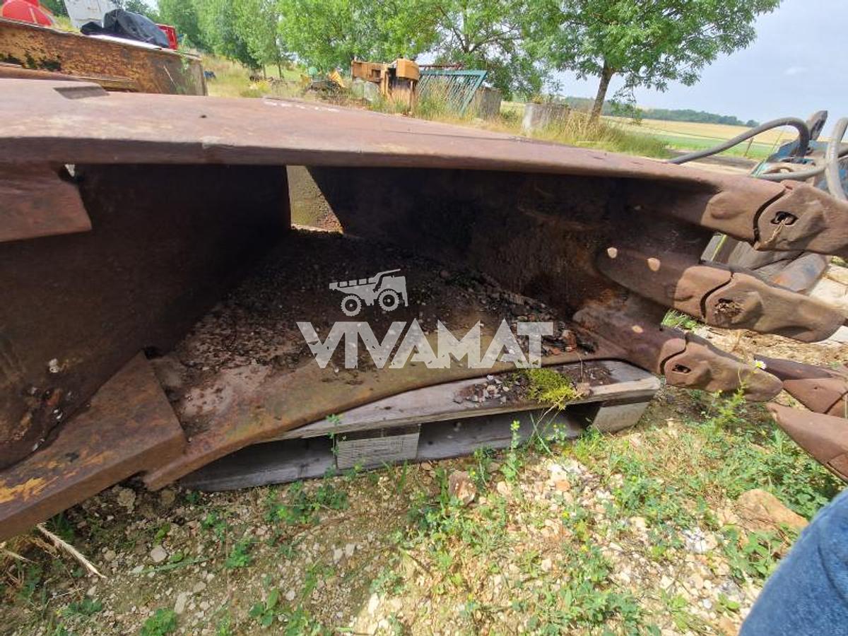 Used CASE 988 -