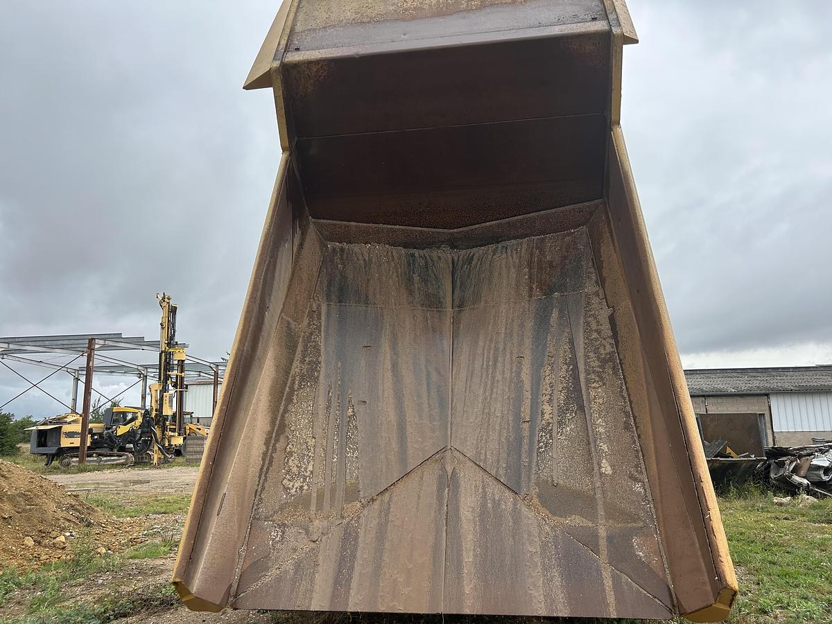 Used 1997 CATERPILLAR 769D