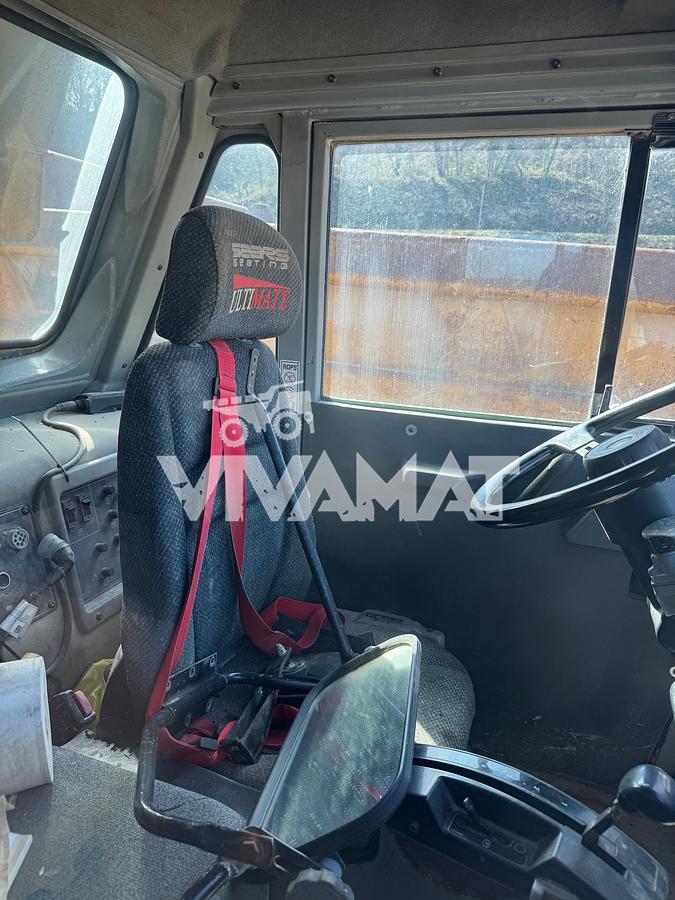 Used CATERPILLAR 769D