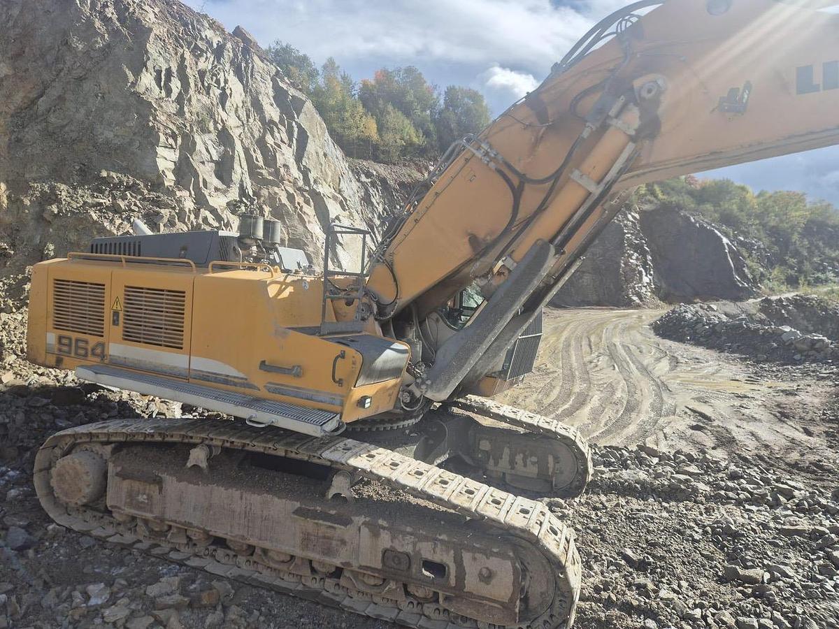 Used 2010 LIEBHERR R964 HDSL