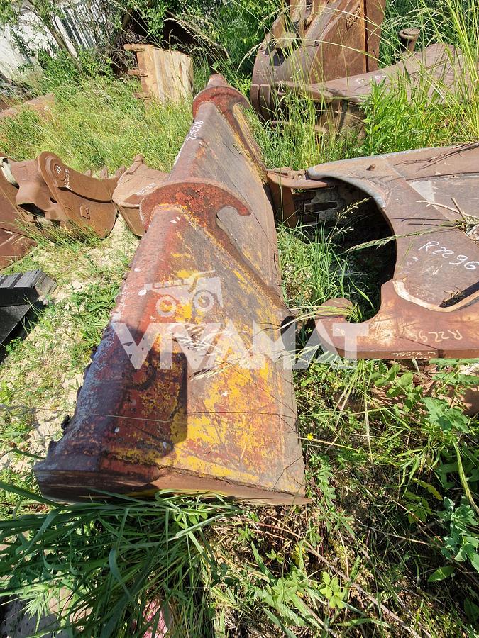 D'occasion Godet de chargeur Volvo de largeur 230cm