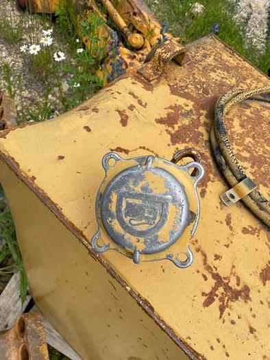 D'occasion CATERPILLAR 8P408 RESERVOIR CARBURANT 769C