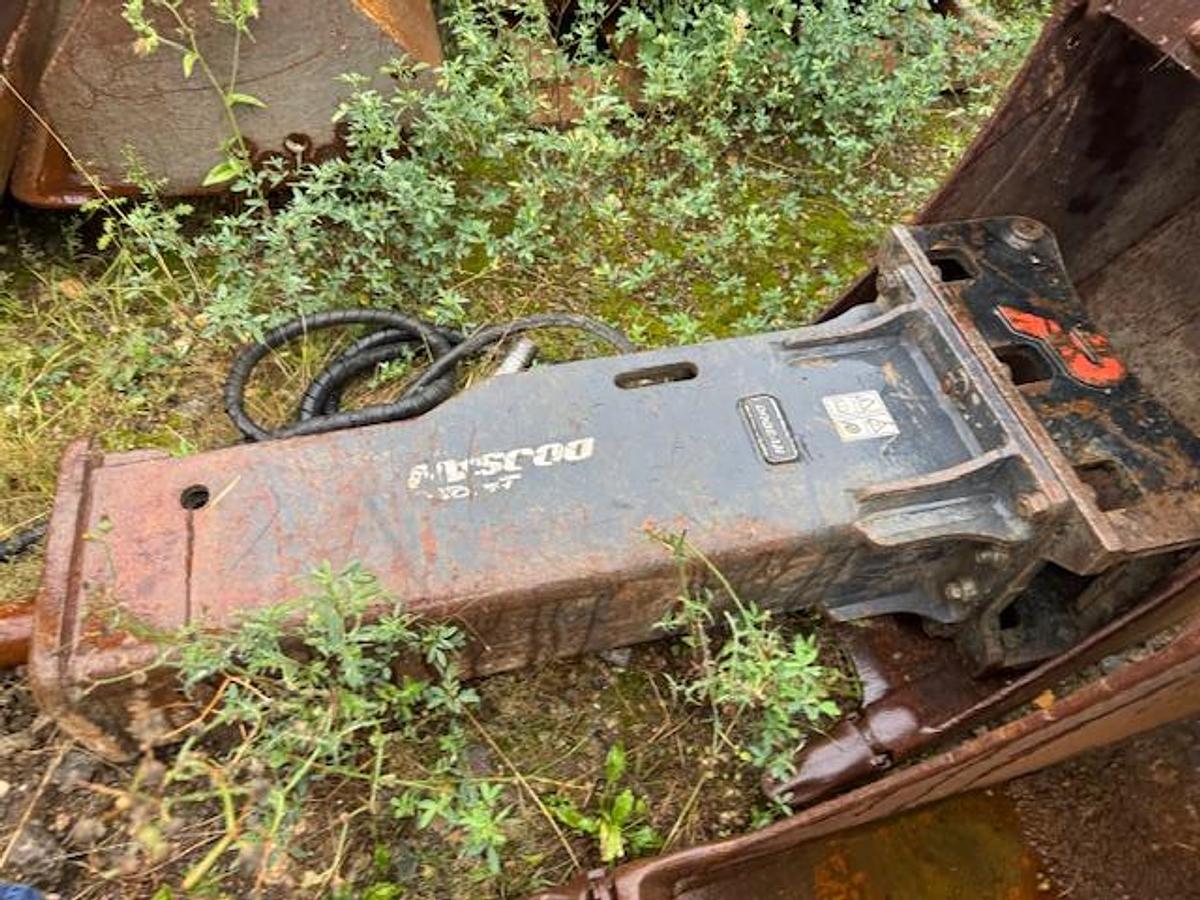 D'occasion Marteau DOOSAN HB08 pour pelle de 6-10t très peu utilisé