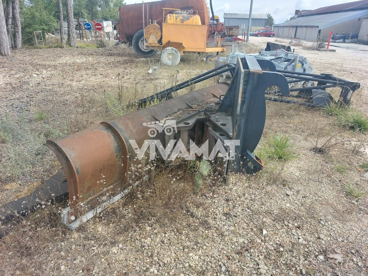 Used Snow blade Caterpillar 938