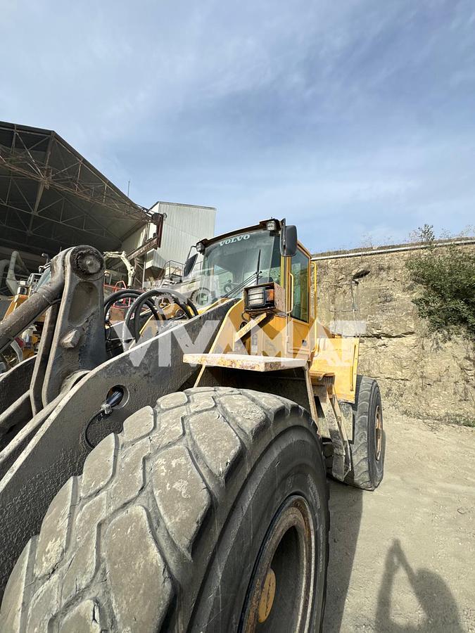 Used 2003 VOLVO L180E