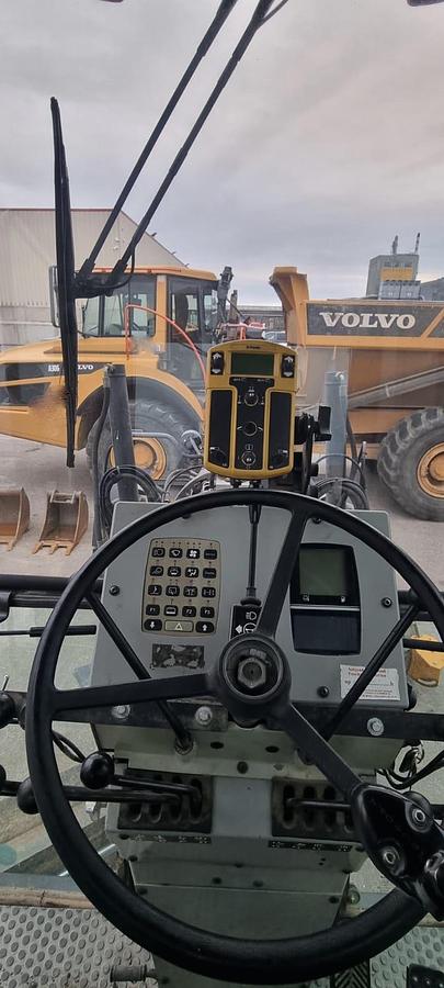 Used 2008 New Holland F 106.6