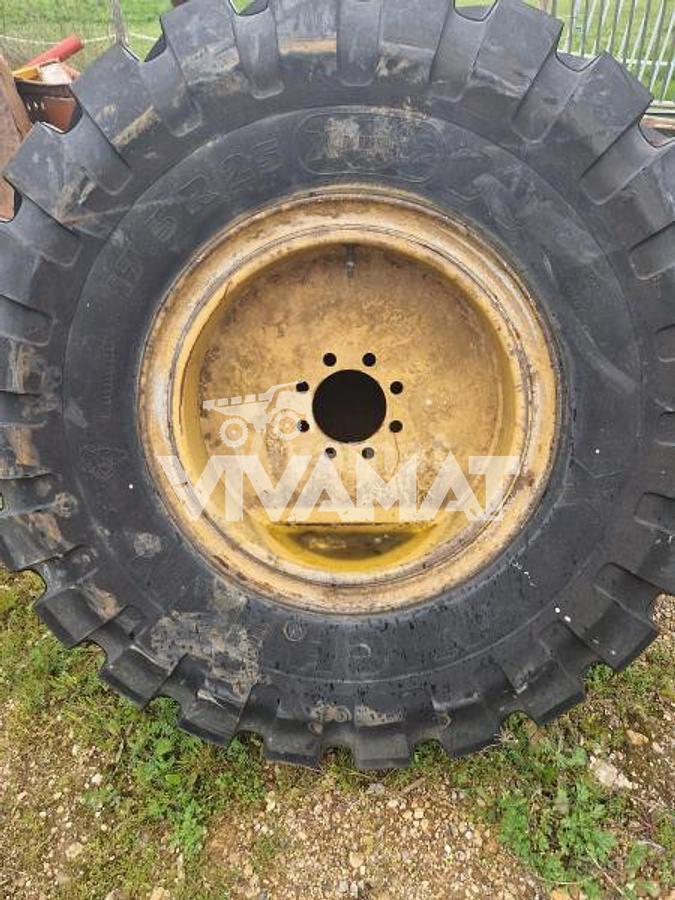 Pneu neuf  MICHELIN 17,5R25 Xmine D2 sur jante 8 trous