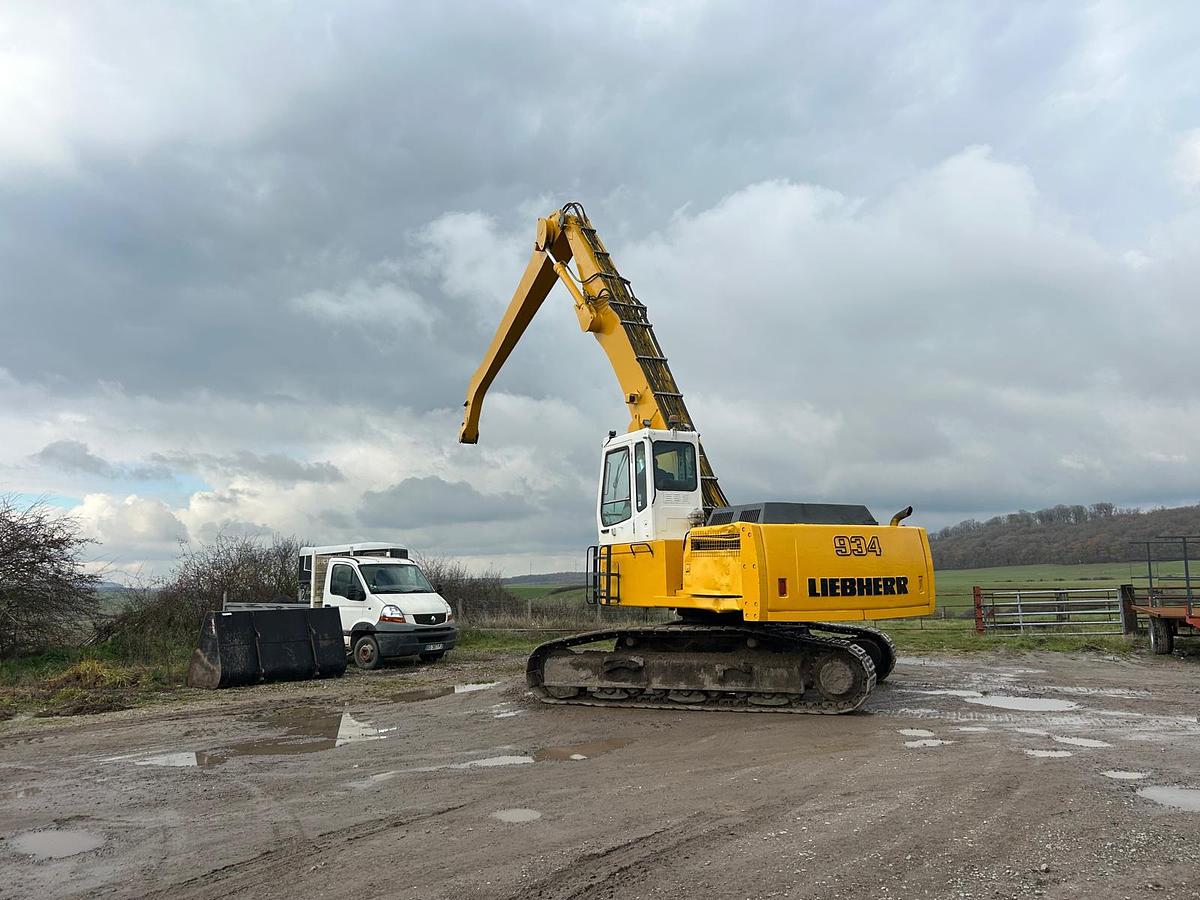 Used Liebherr R934B EW