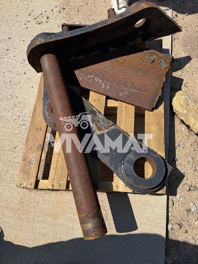 D'occasion Attache SW66 découpée sur godet