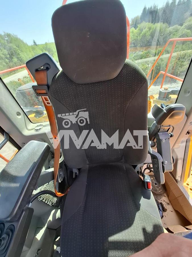 Used 2021 Volvo L350H