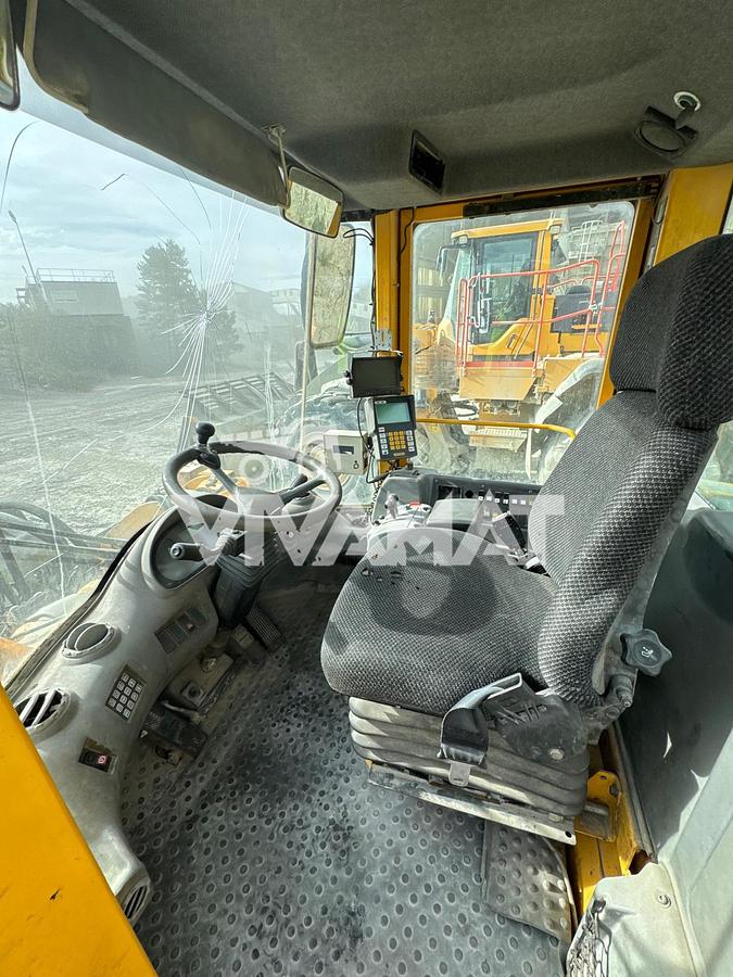 Used 2003 VOLVO L180E