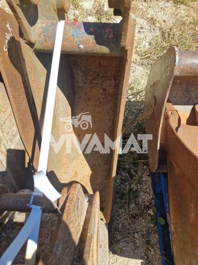 D'occasion Godet de tranchée de largeur 25cm sur Kubota KX163 GEITH QC45M