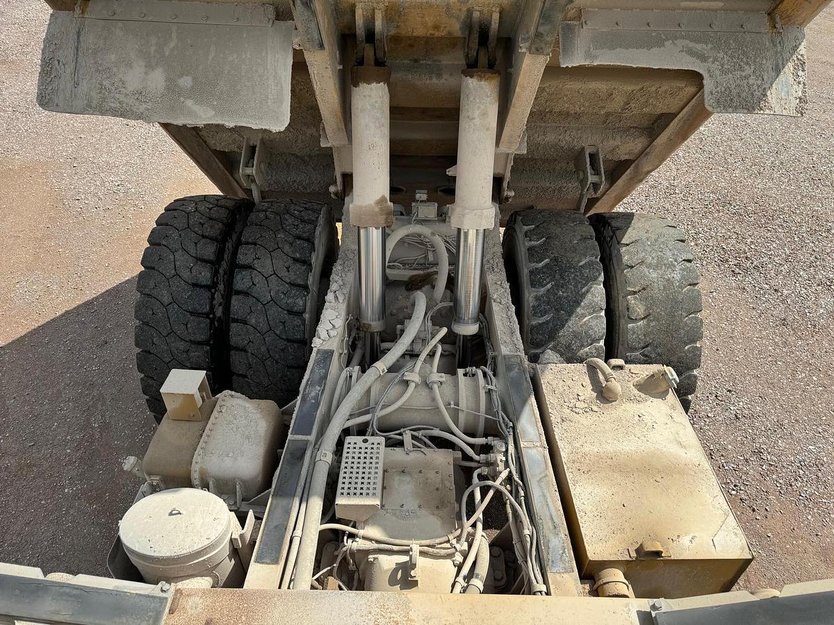 D'occasion Tombereau rigide CAT 771D 2002 34700hrs