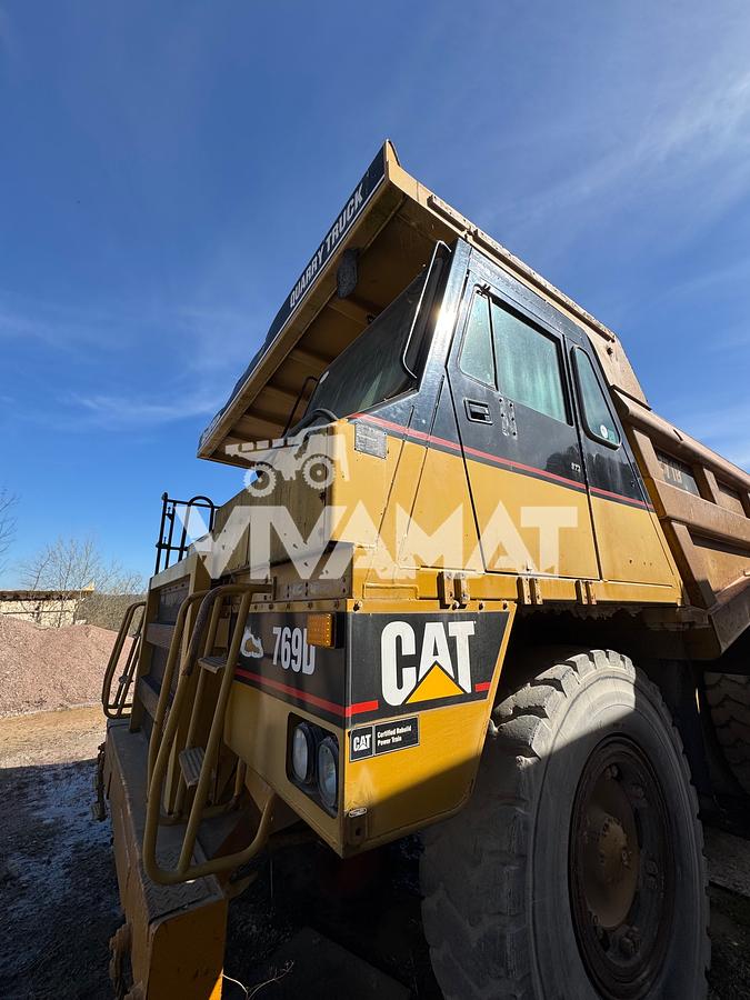 Used CATERPILLAR 769D