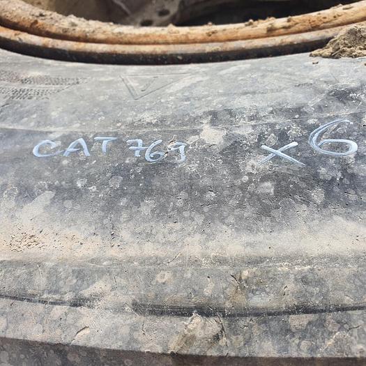 D'occasion 3 jantes CAT 769C avec pneus MICHELIN 18.00R33