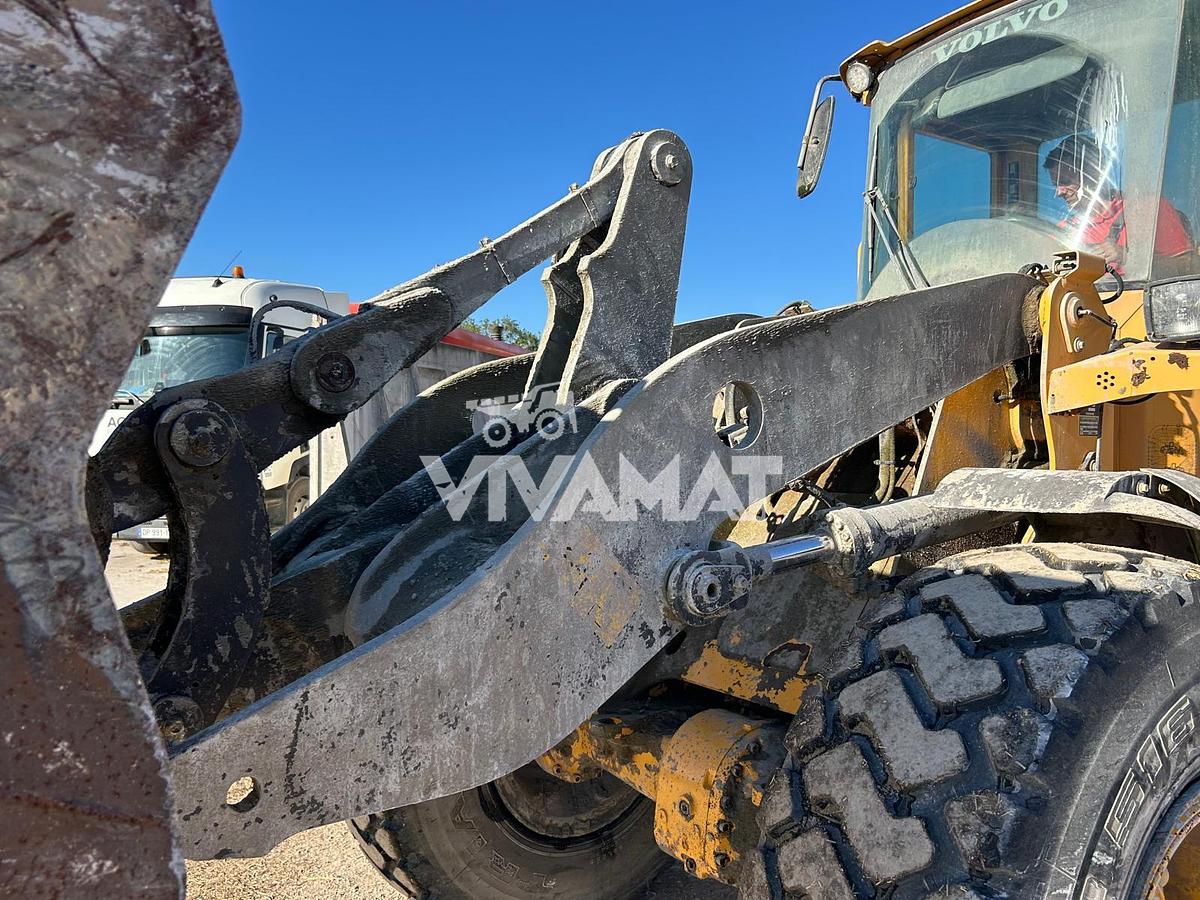 Used 2004 VOLVO L60E