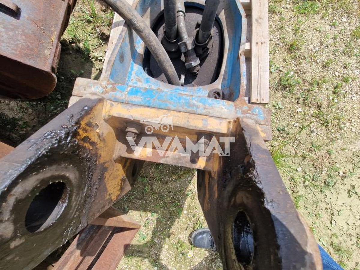 D'occasion Marteau hydraulique pour pelle de 24 tonnes Attache Liebherr 924 déboulonnable