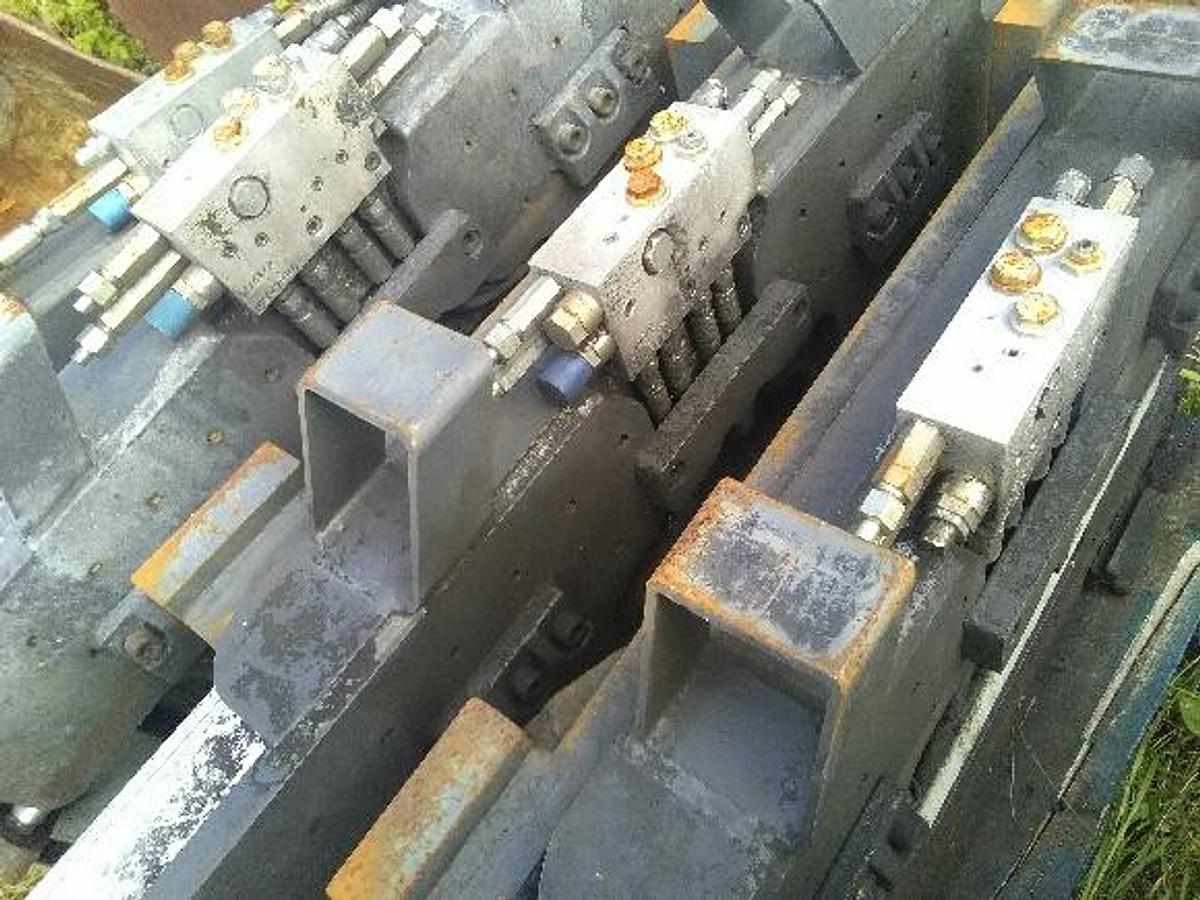 D'occasion Pince à Fourches - Déplacement latéral Silver Line by BOLZONI Modèle LC22 H6A-EU